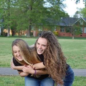 Meet your Posher, Joelie